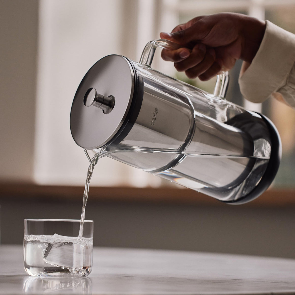 Aarke Purifier Glas Wasser-Pitcher mit nachfüllbarem Edelstahlfilter